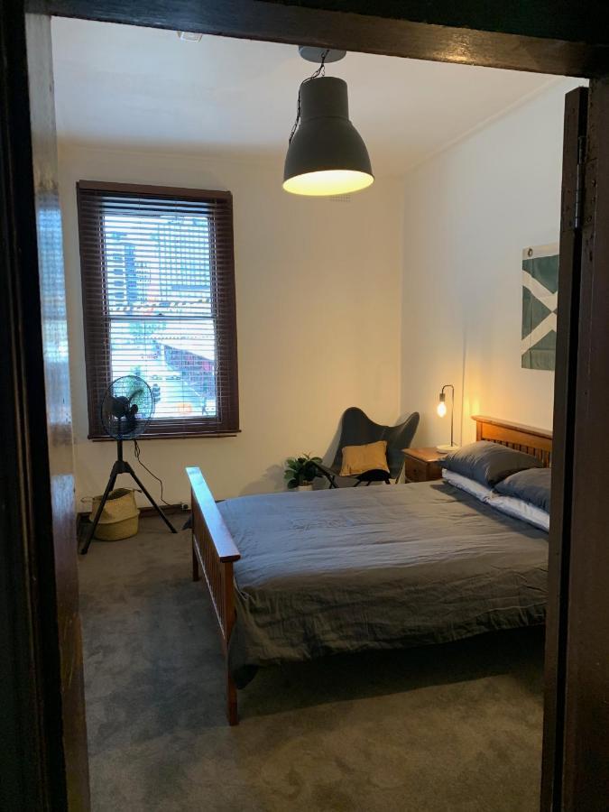 Central Club Hotel Melbourne Bagian luar foto