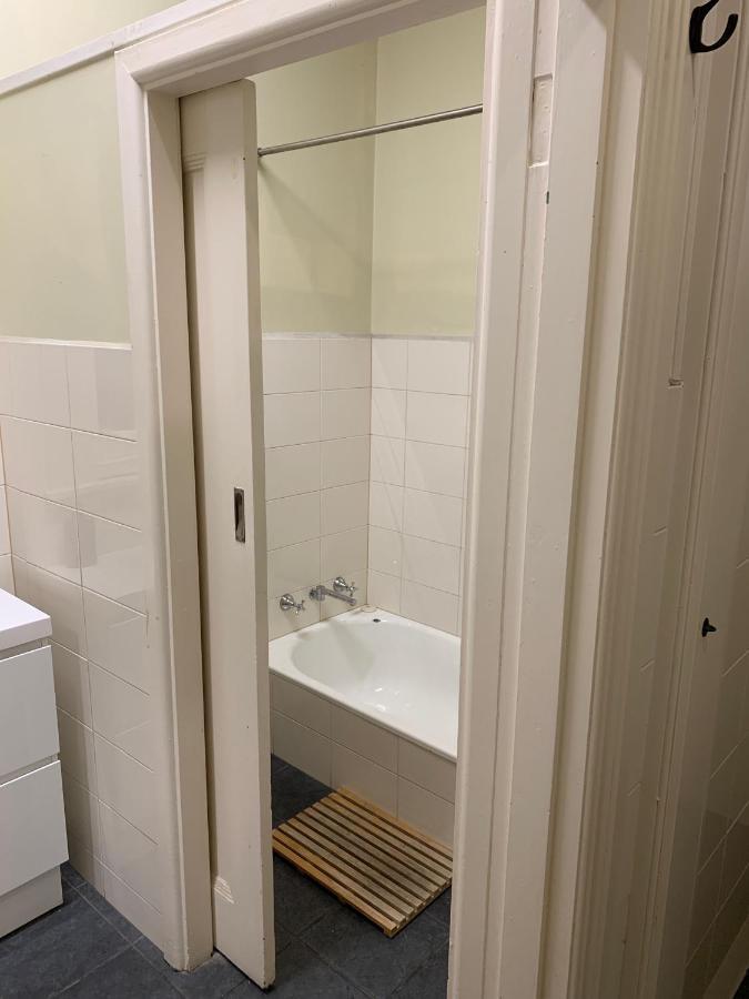 Central Club Hotel Melbourne Bagian luar foto