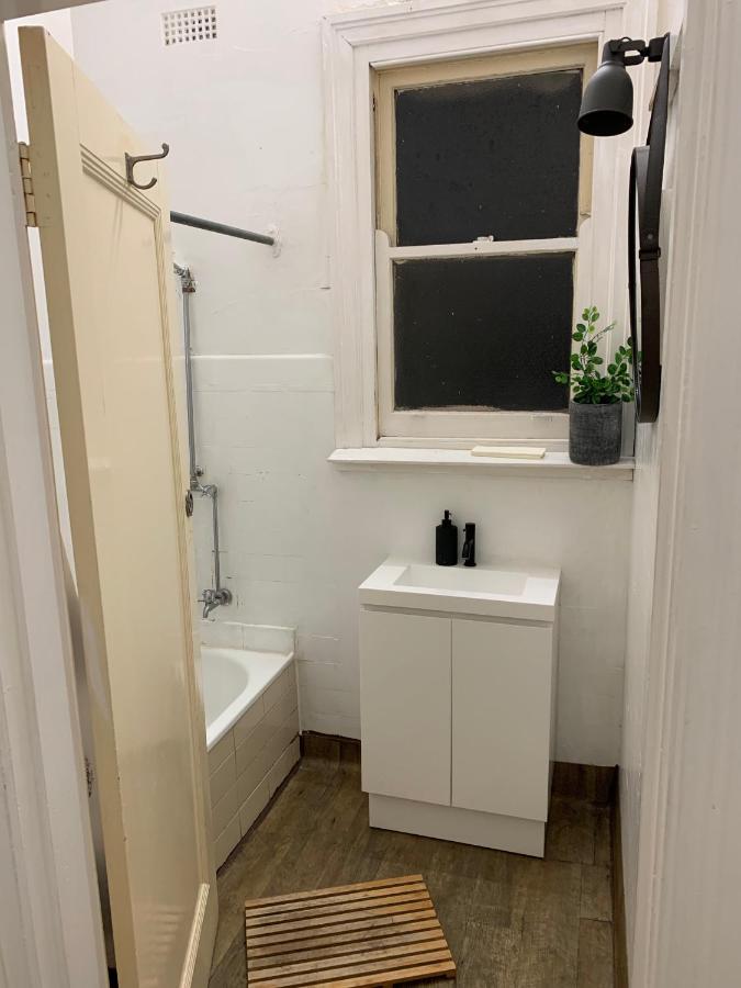 Central Club Hotel Melbourne Bagian luar foto